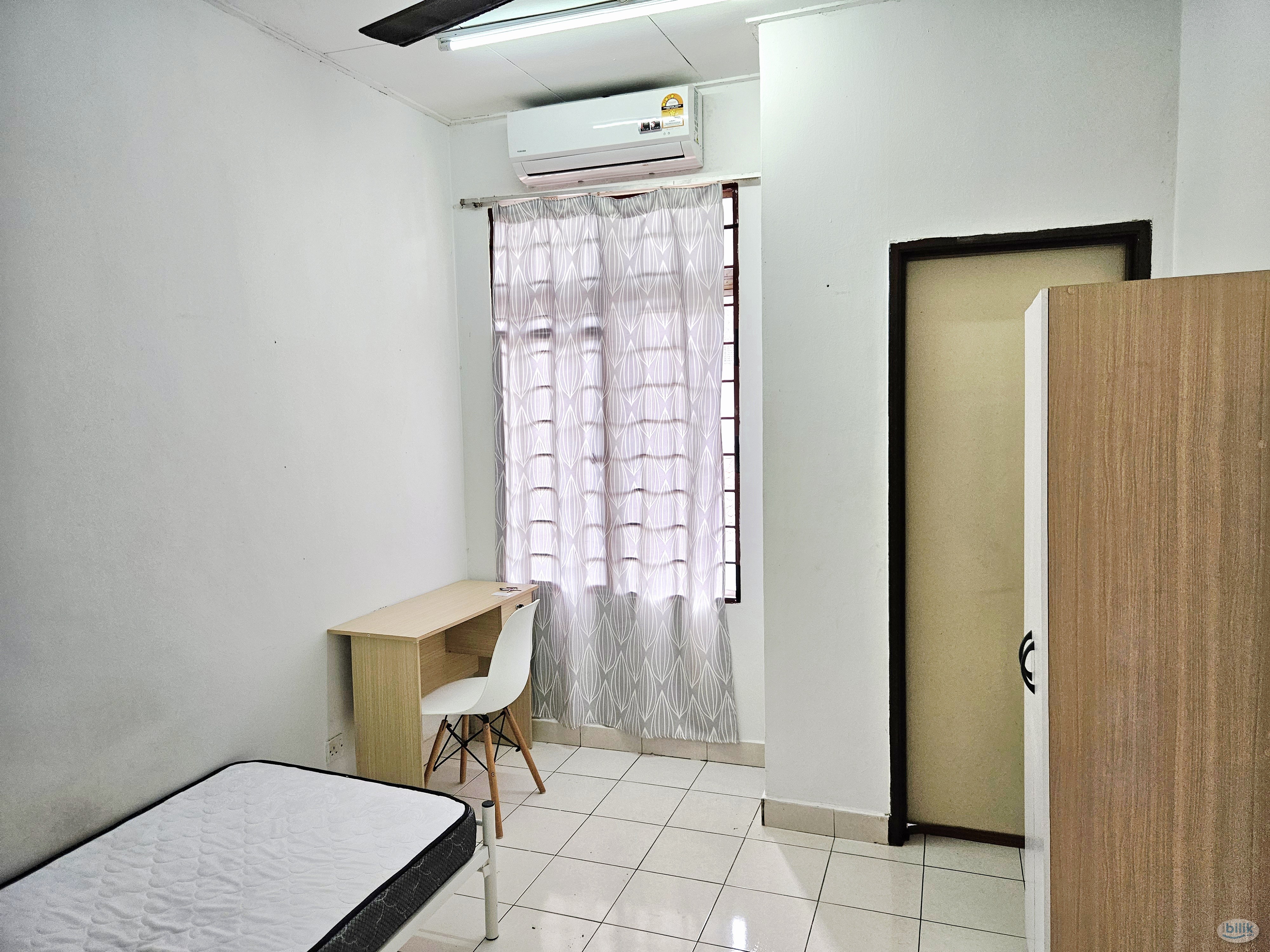 Bandar botanic room for rent - Image 1