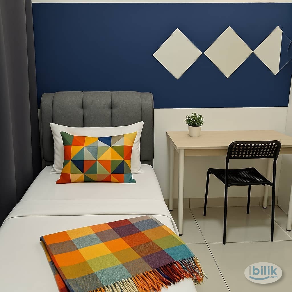 Spacious Middle Room at The Greens @ Subang West, Shah Alam - Image 1