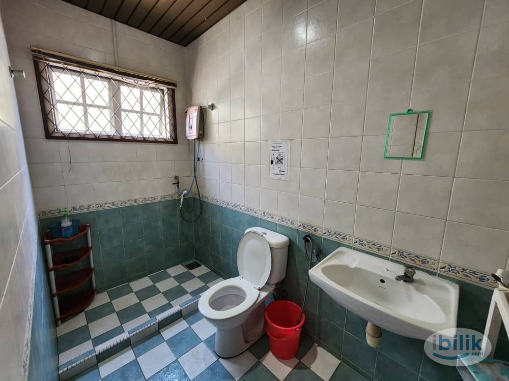 ‼️ 🤩 SPACIOUS ROOM IN TAMAN WAWASAN 🤩‼️ MOVE IN IMMEDIATELY WITH ZERO DEPOSIT 😱 - Image 2