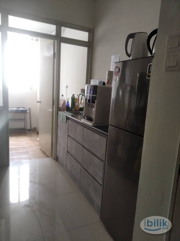 Middle Room at Platinum Lake PV15, Setapak - Image 4
