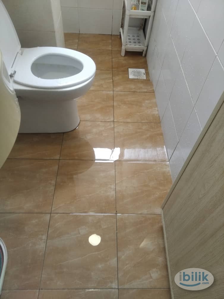 Middle Room at Platinum Lake PV15, Setapak - Image 3