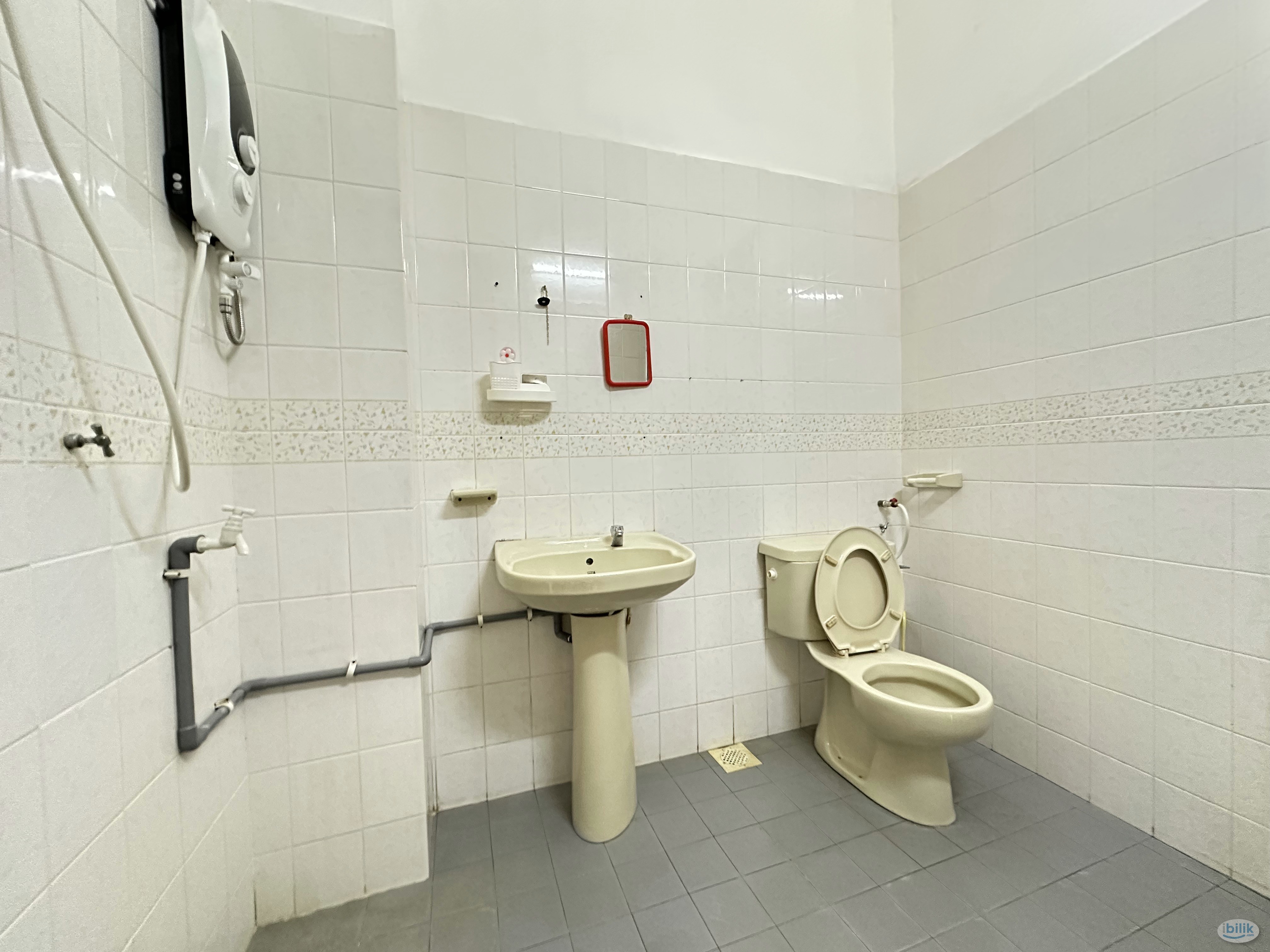 💥Bukit Mewah Paradigm Mall Medium Aircon Room for Rent💥 - Image 2