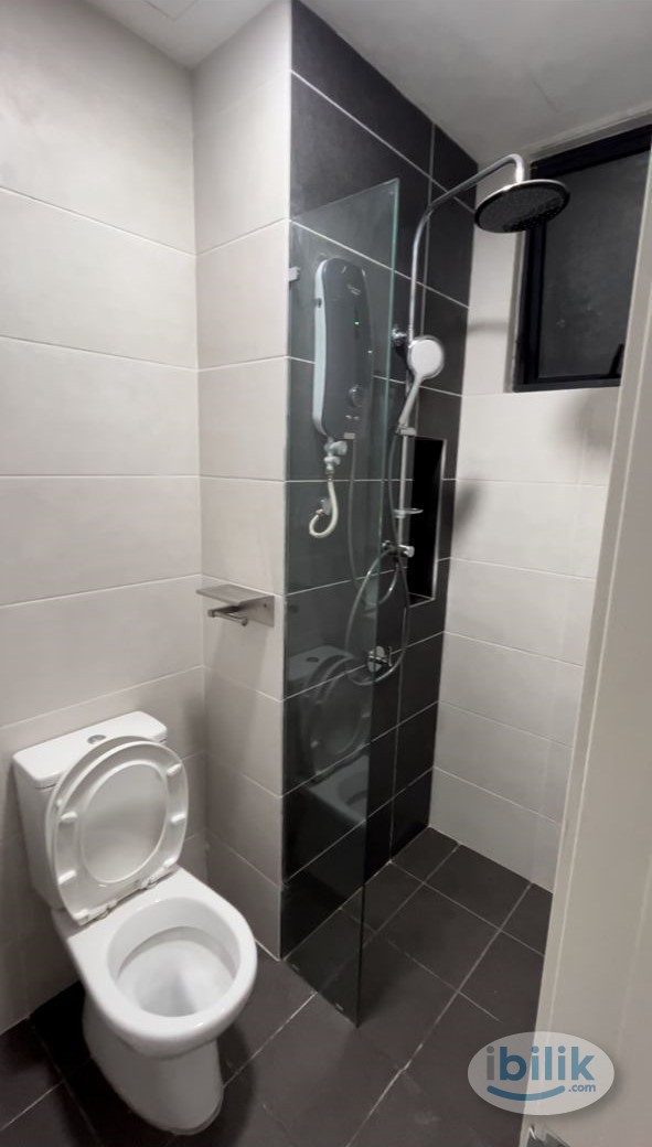 Master Room Private Bathroom at PV9 Residence, Setapak (walk to TARUMT, VTAR) - Image 4