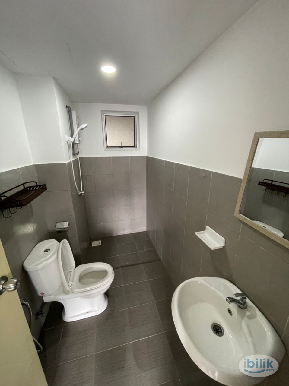 Female Single BIG Room (Walk to LRT Station) Rental include Utilities - Image 3