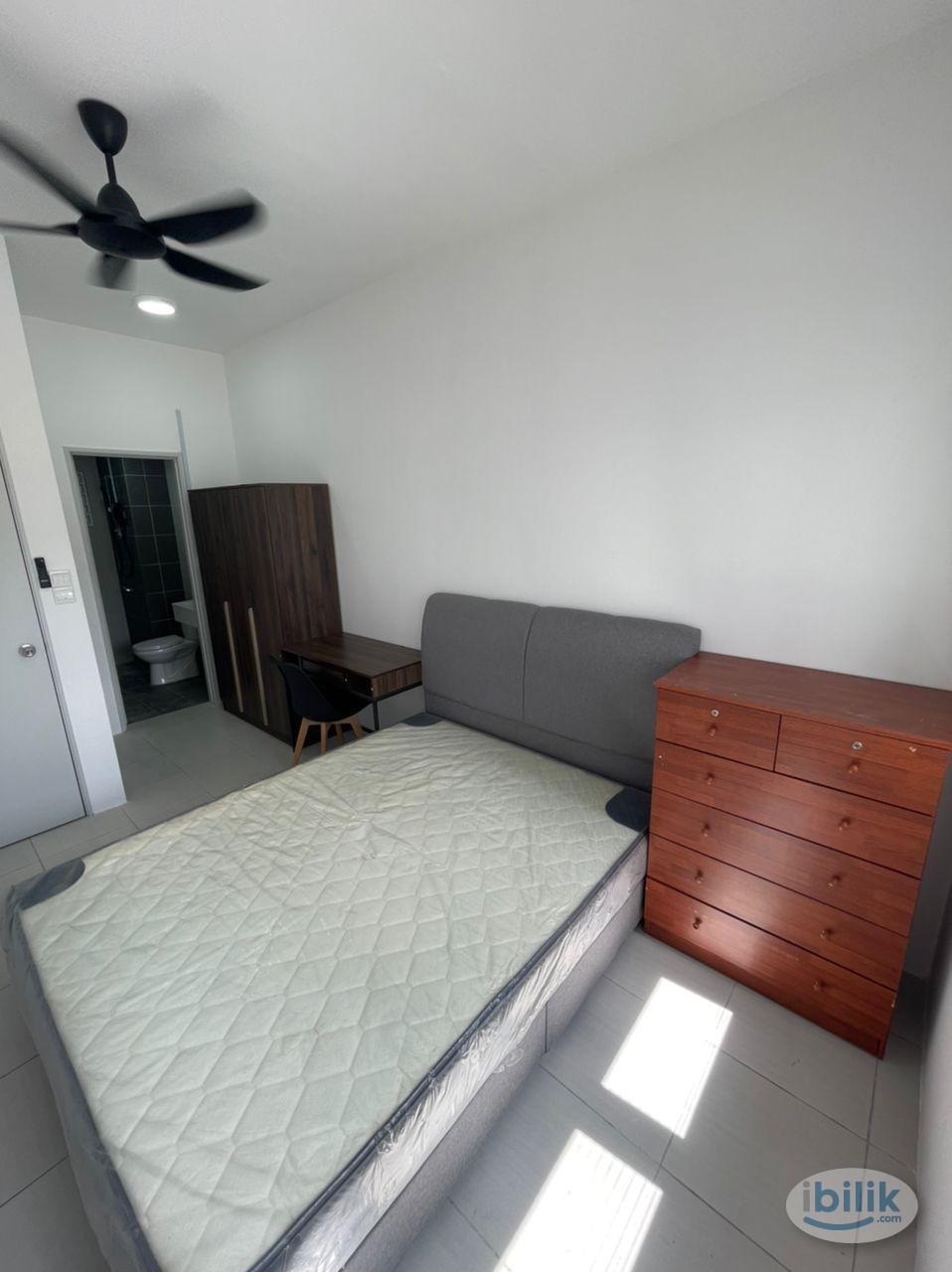 Female midde Room (Walk to LRT Station) Rental include Utilities With 24 hours Security Not Shop Lot Not Co-Living FEMAL - Image 3