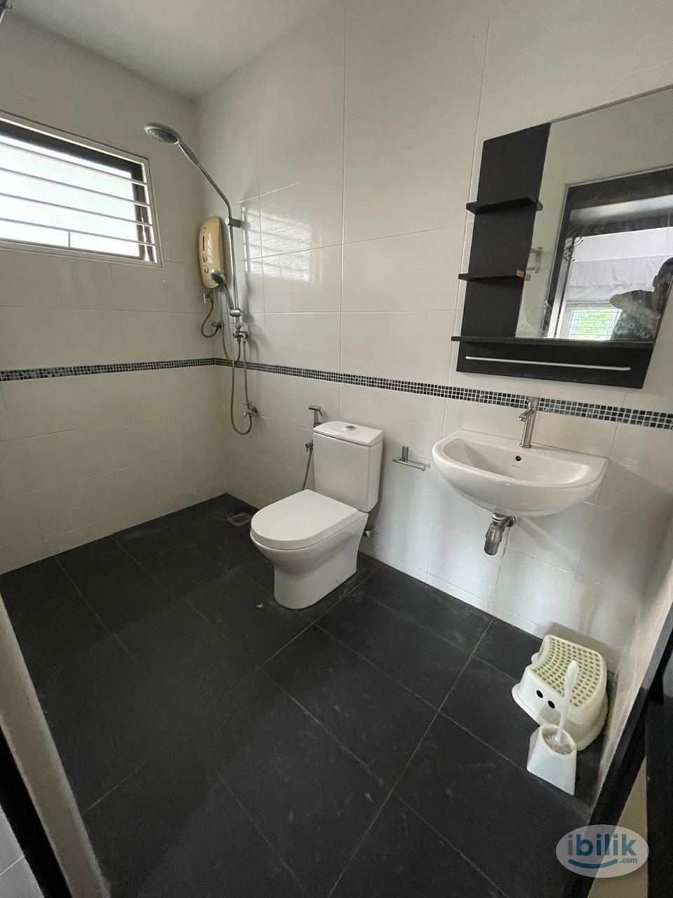 Master Room at PJS 7, Bandar Sunway (Walking distance to Taylor's, WIFI) - Image 3