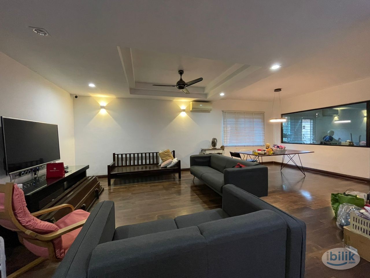 Middle Room at PJS 7, Bandar Sunway (Walking distance to Taylor's, WIFI) - Image 4