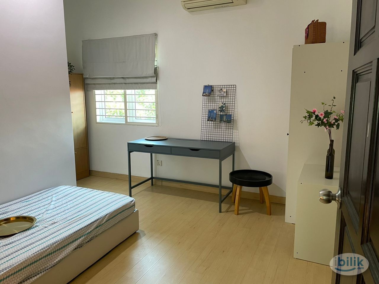 Middle Room at PJS 7, Bandar Sunway (Walking distance to Taylor's, WIFI) - Image 1