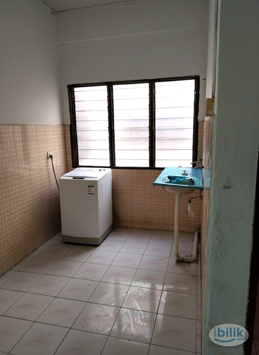 Bilik sewa lelaki di Hentian Kajang. Murah. Naik bas cuma RM1 ke UKM, KPTM, UniKL & MRT - Image 3