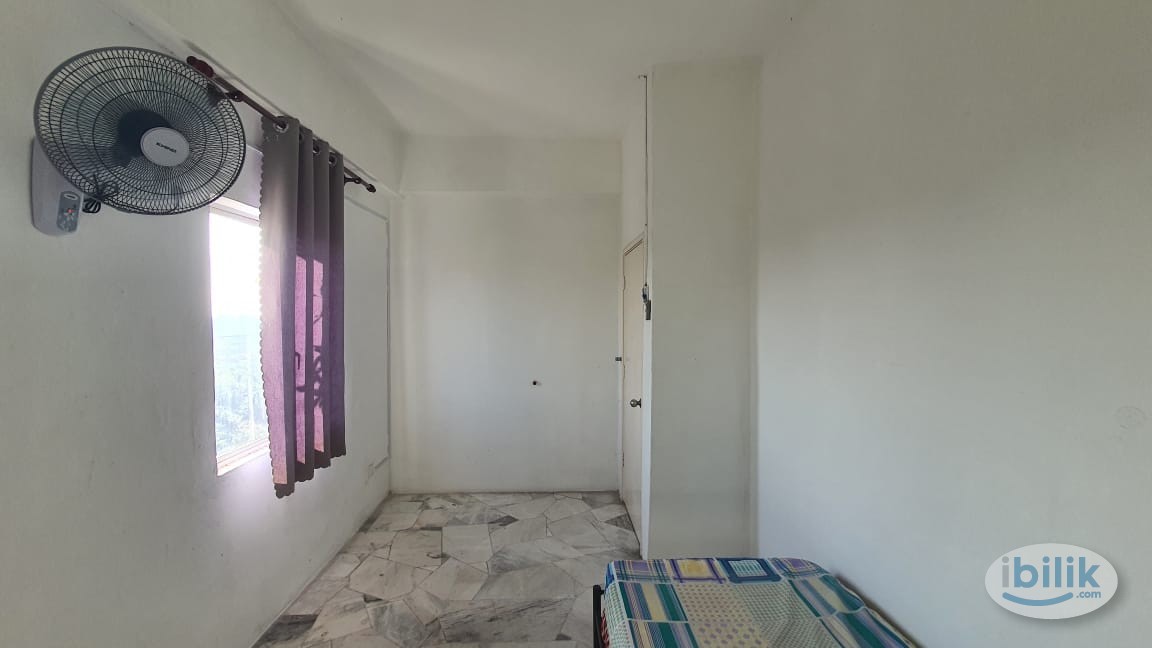 Middle Room @ Bandar Puchong Utama (Next to Caltex & Family Mart) - Image 4