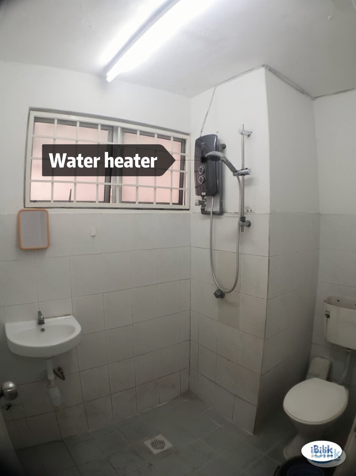 Middle Room @ Bandar Puchong Utama (Next to Caltex & Family Mart) - Image 2