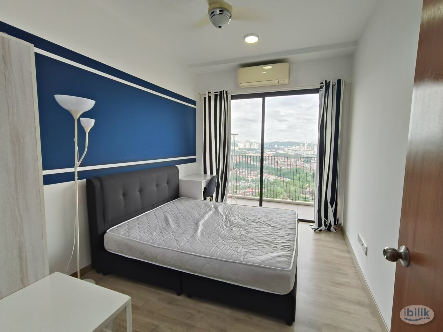 Middle Room for Rent, single and balcony access - Image 3