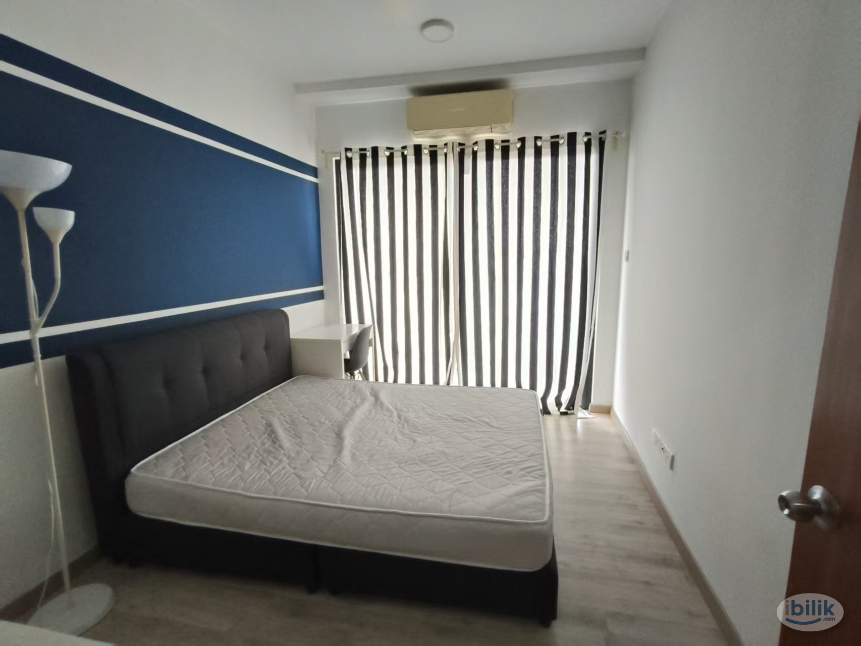Middle Room for Rent, single and balcony access - Image 4