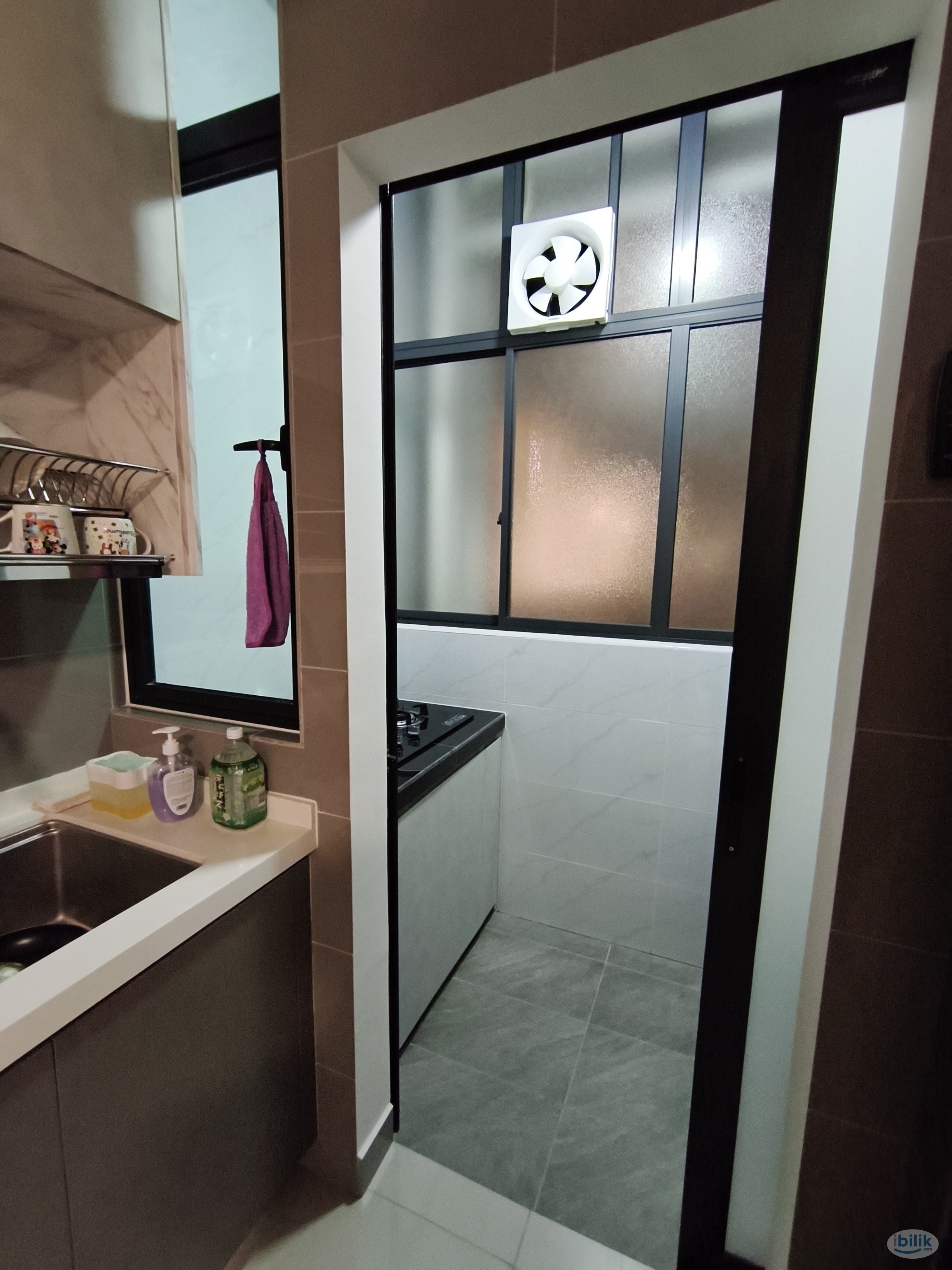 Middle Room at 99 Residence, Taman Wahyu - Image 4