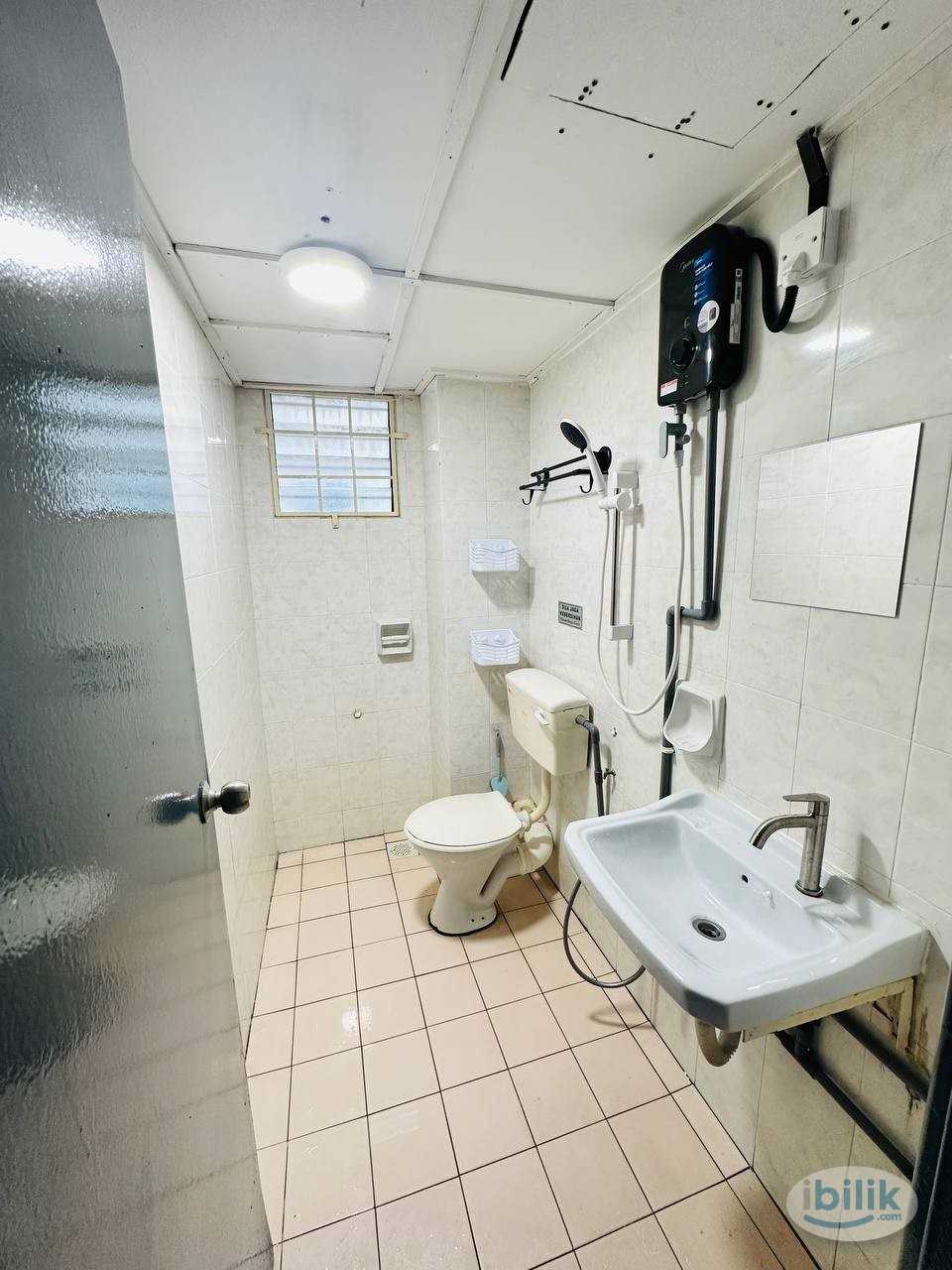 Middle Room at Puchong, Selangor - Image 5