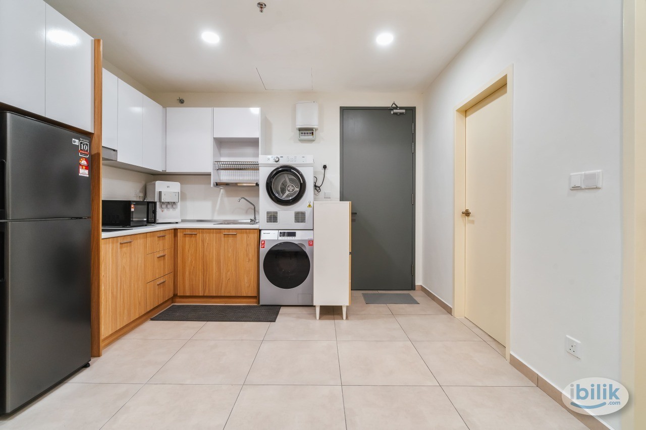 Middle Room at Meta Residences Putra Permai, Seri Kembangan - Image 1