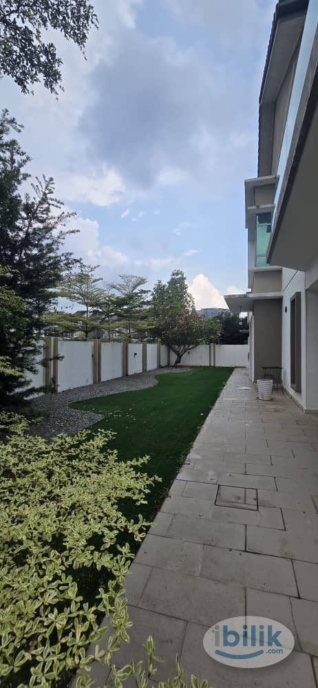 Room with parking - Image 1