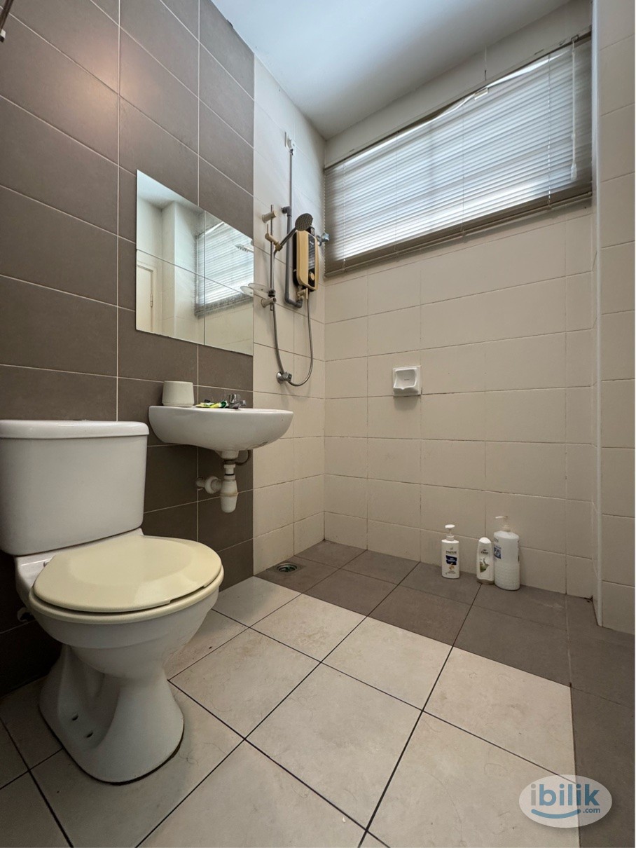 Room with parking - Image 5