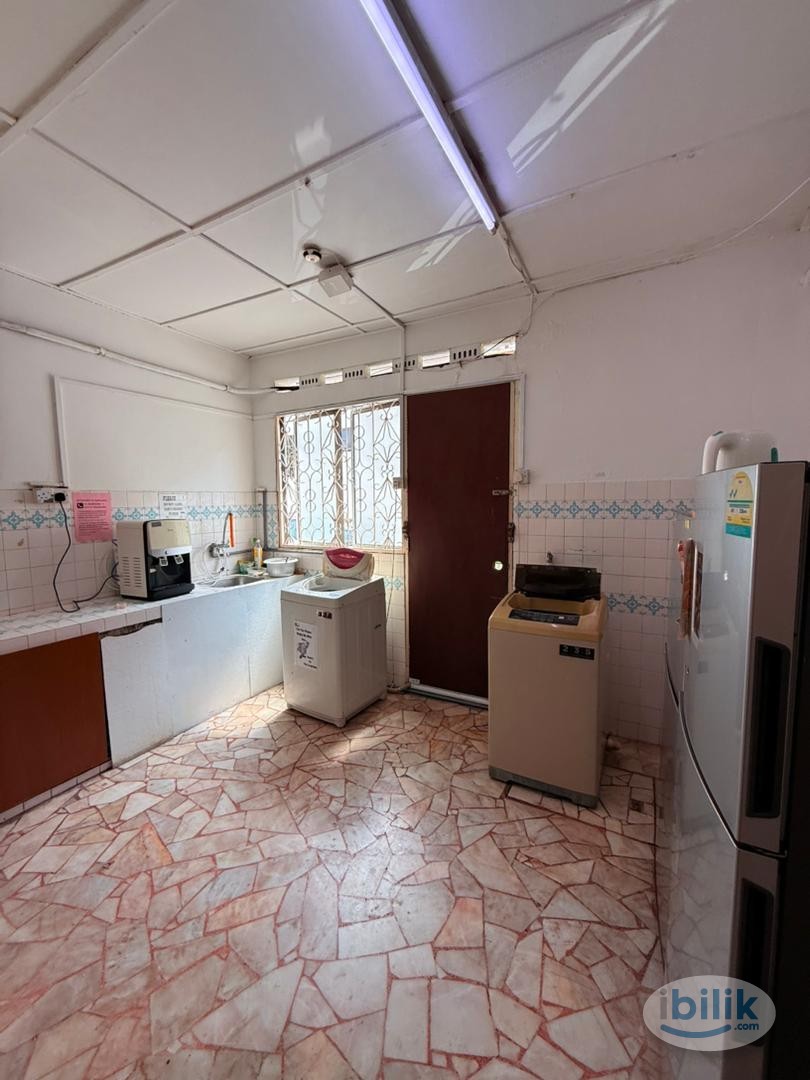 Female Unit Only😍‼️Free 1 Month Stay OFFER 🔊Furnished Female Unit Room for Rent at SS2😮Near LRT,Market,Durian Stall🎈 - Image 3