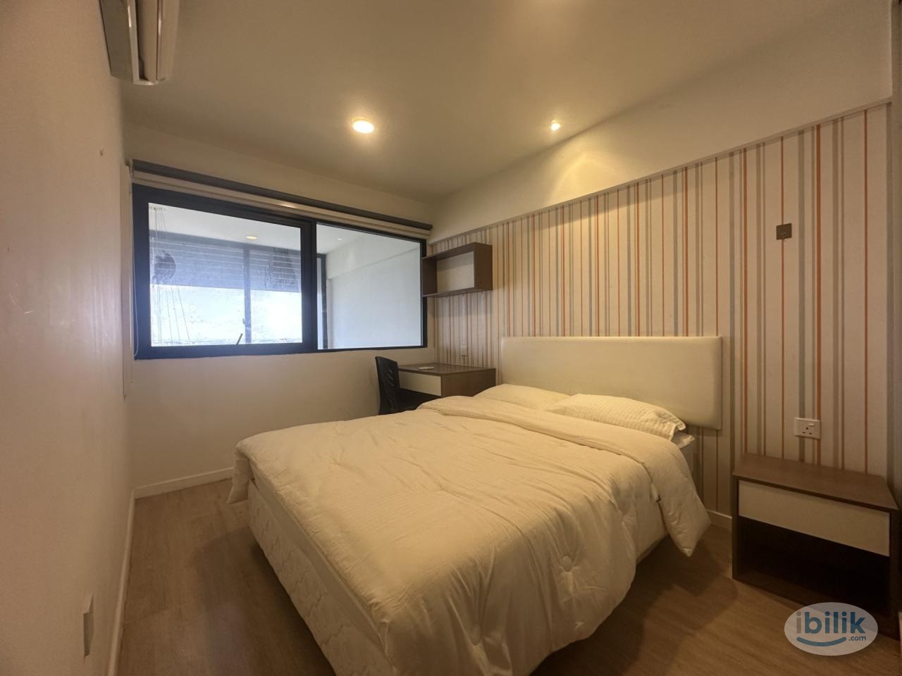 【FEMALE UNIT】Big Queen Bed Room for TAYLOR STUDENT - Image 1