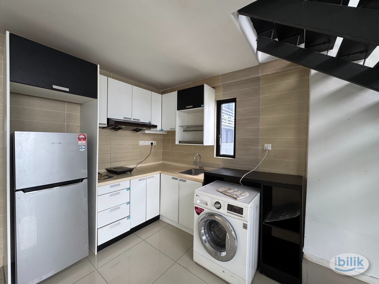 【Private bathroom + Newly RENO】Master Room with attached bathroom - Image 5