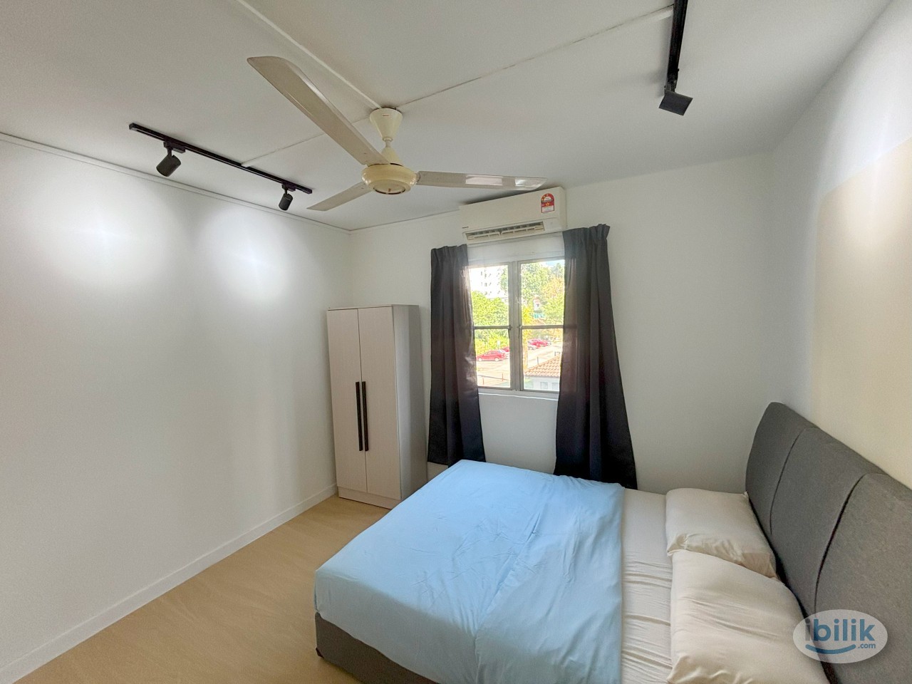 【Mix gender】Master Room with Attached bathroom at PANTAI HILLPARK PHASE 2 - Image 3