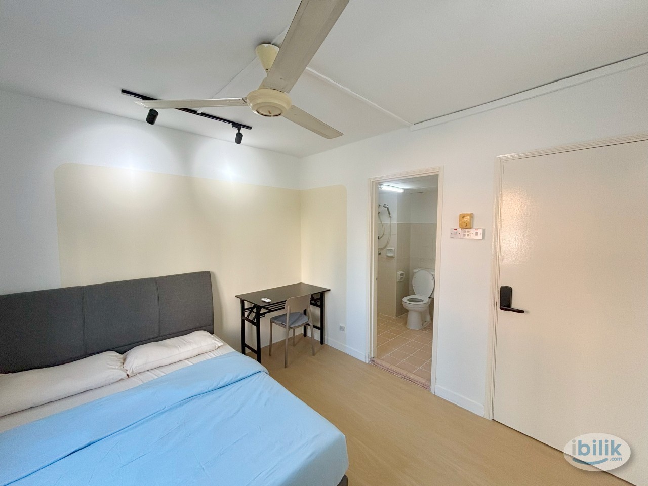 【Mix Gender】Attached bathroom MASTER ROOM FOR RENT - Image 1