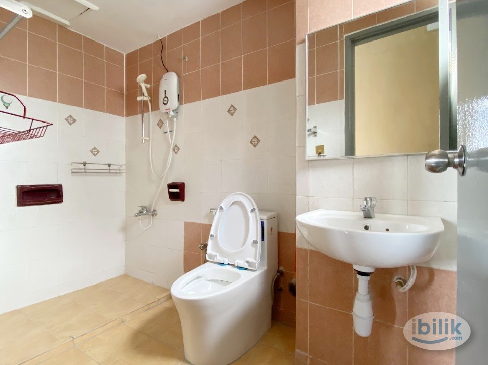 【FEMALE UNIT】balcony room and queen bed room - Image 2