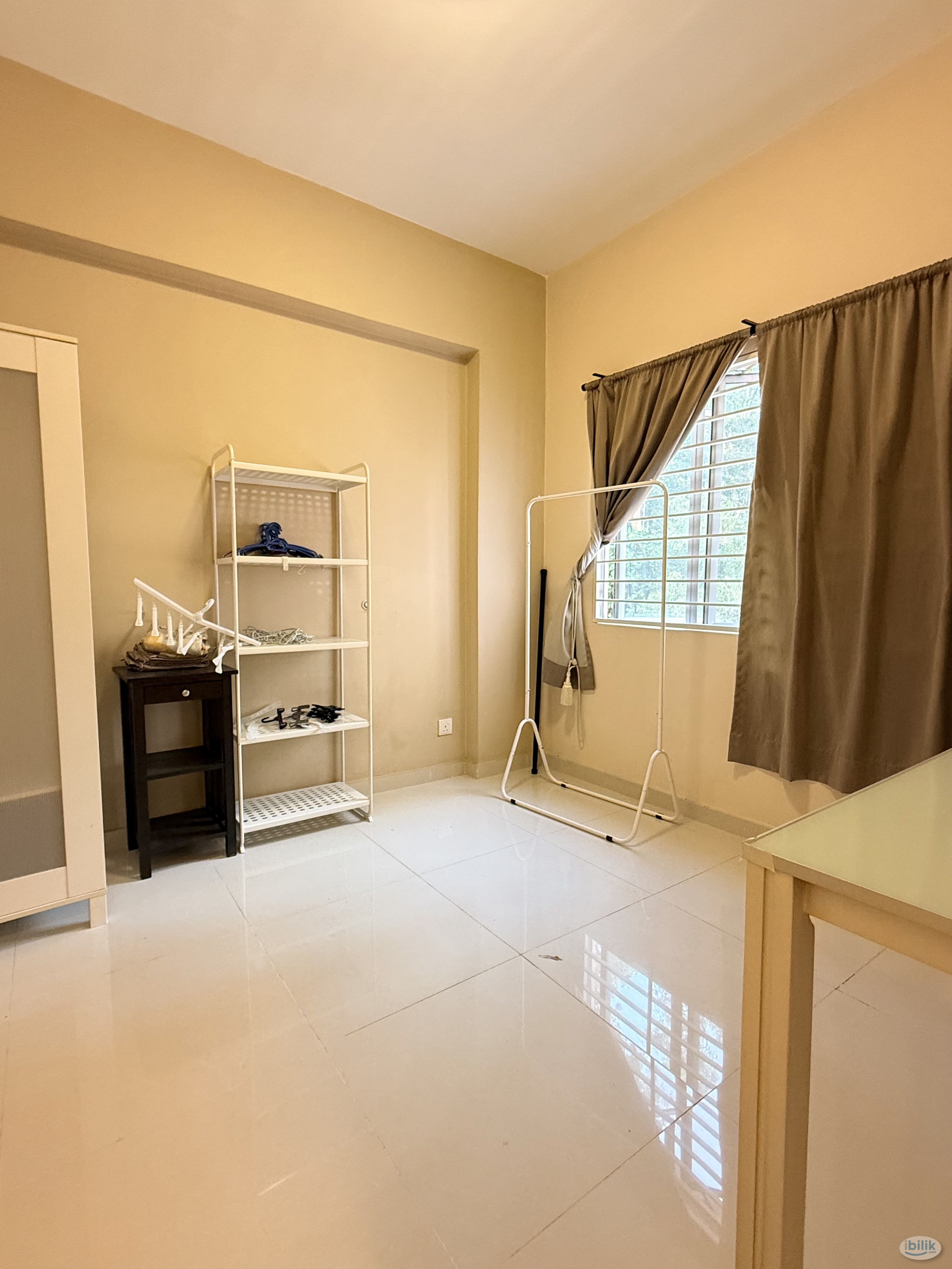 Menjalara Middle Room (Medan Putra Condo) - Image 1