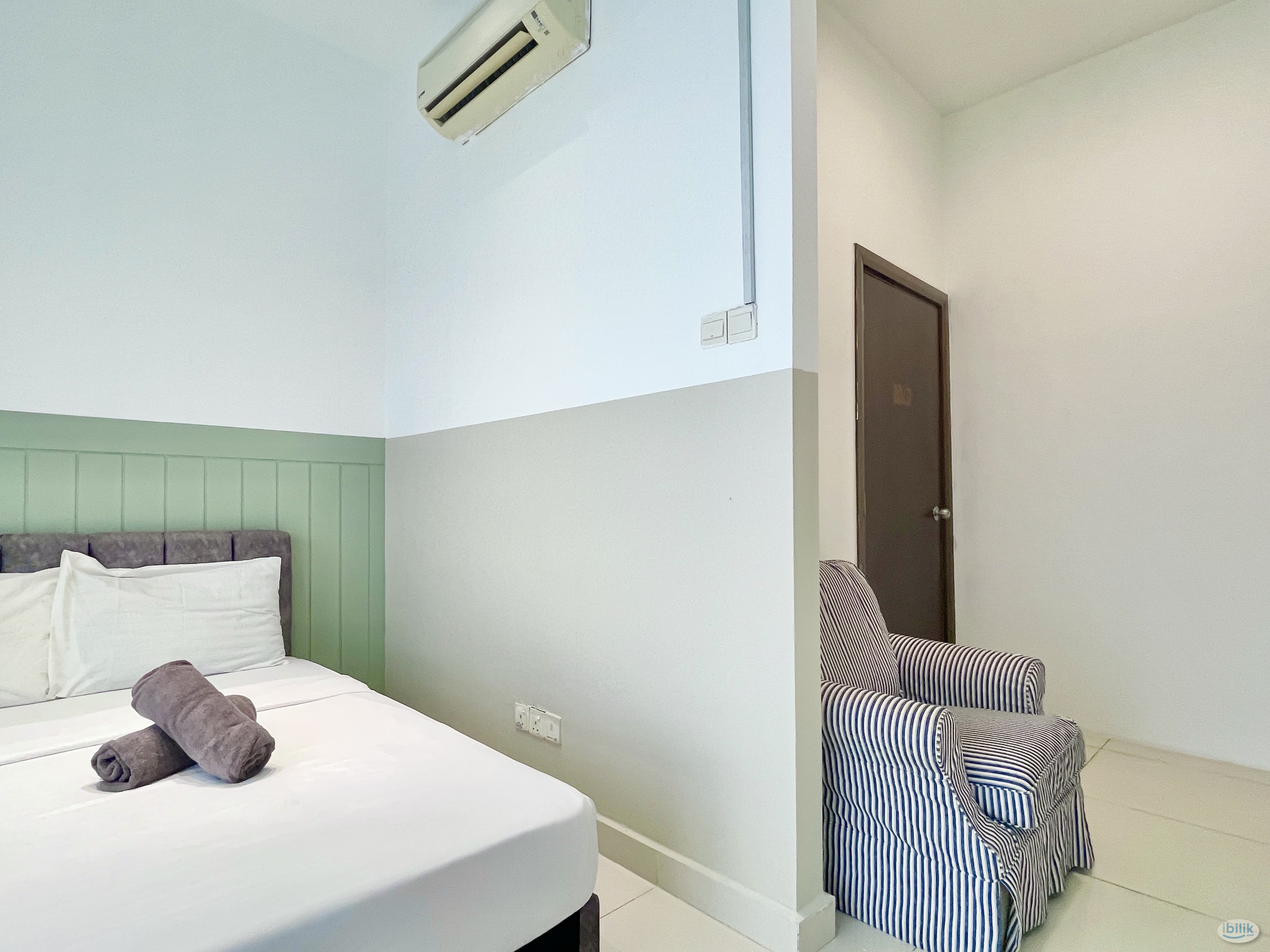 Regalia Residence Room With Private Bathroom @ New Renovation @ Walking Distance to LRT PWTC - Infinity Pool - Image 1