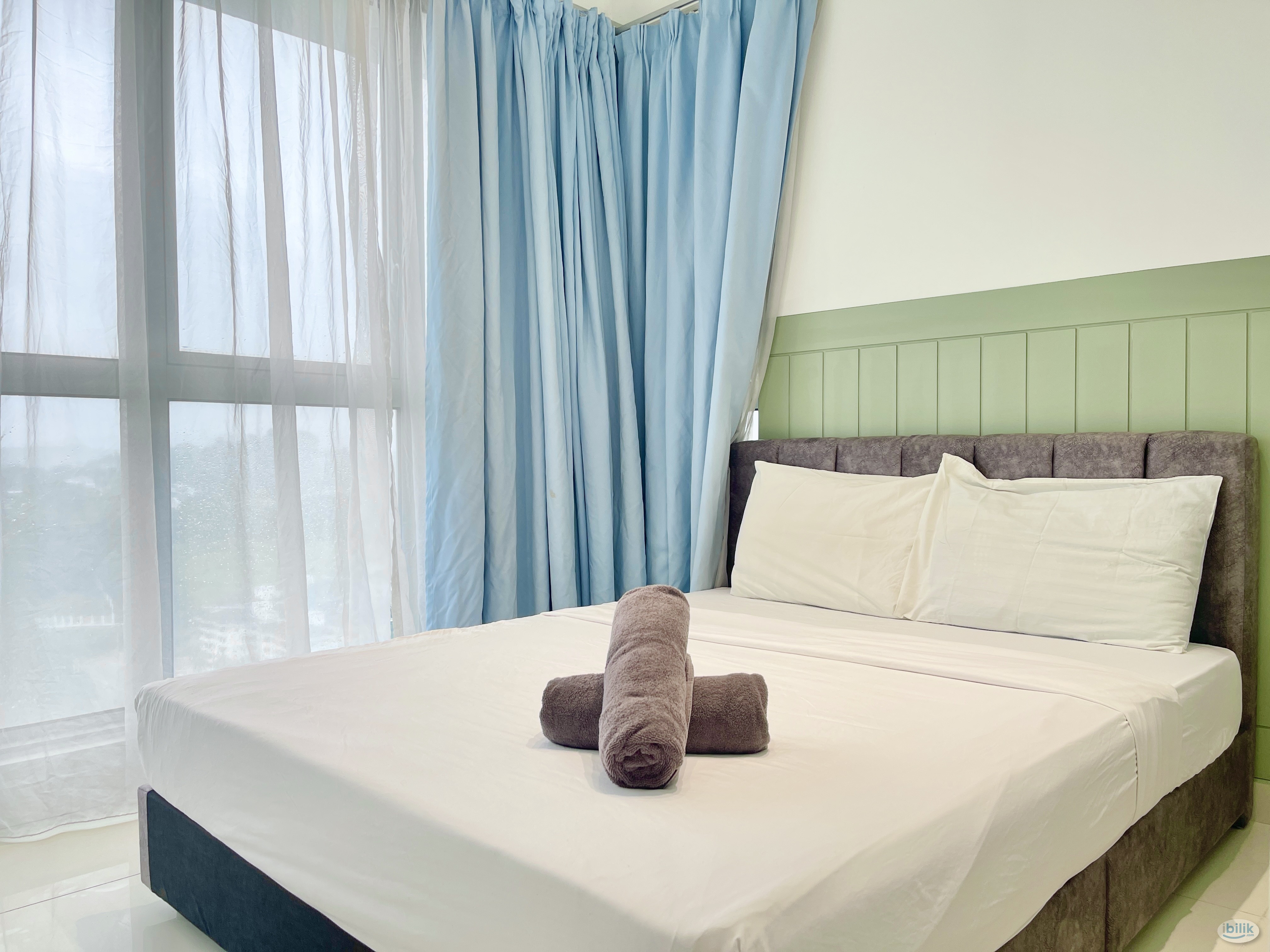 Regalia Residence Room With Private Bathroom @ New Renovation @ Walking Distance to LRT PWTC - Infinity Pool - Image 2