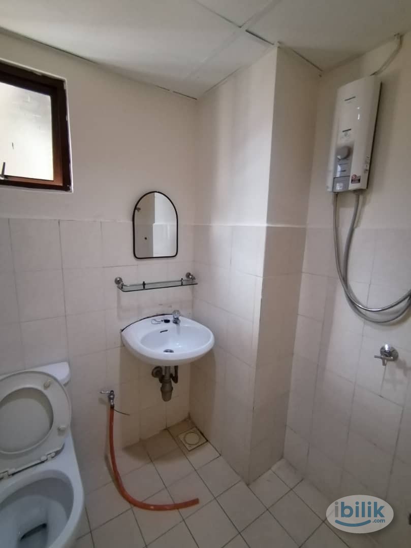 Middle Room at Palm Spring, Kota Damansara - Image 4
