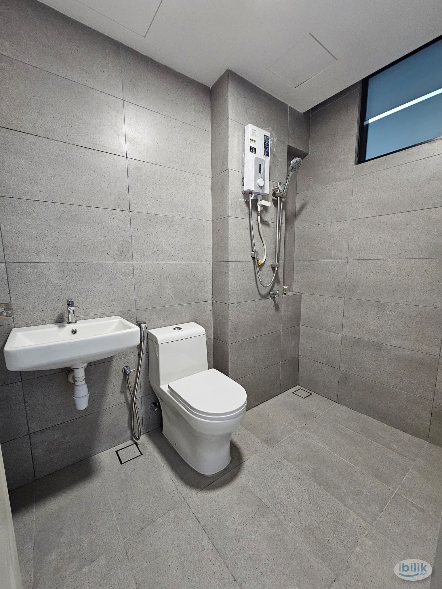 ✅Master room at ✨VIVO Executive✨, ✅Batu Kawan Industrial. Bandar Cassia / Simpang Ampat. - Image 5