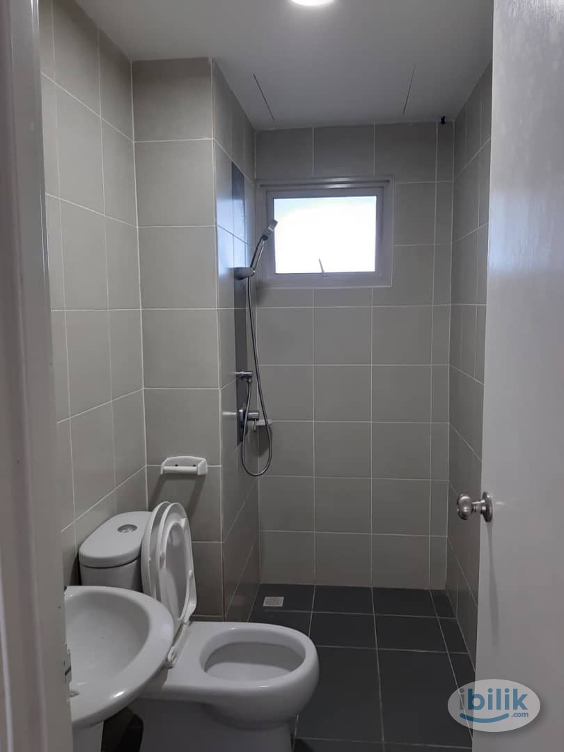 Single Room at The Peak Residences, Tanjung Tokong - Image 3