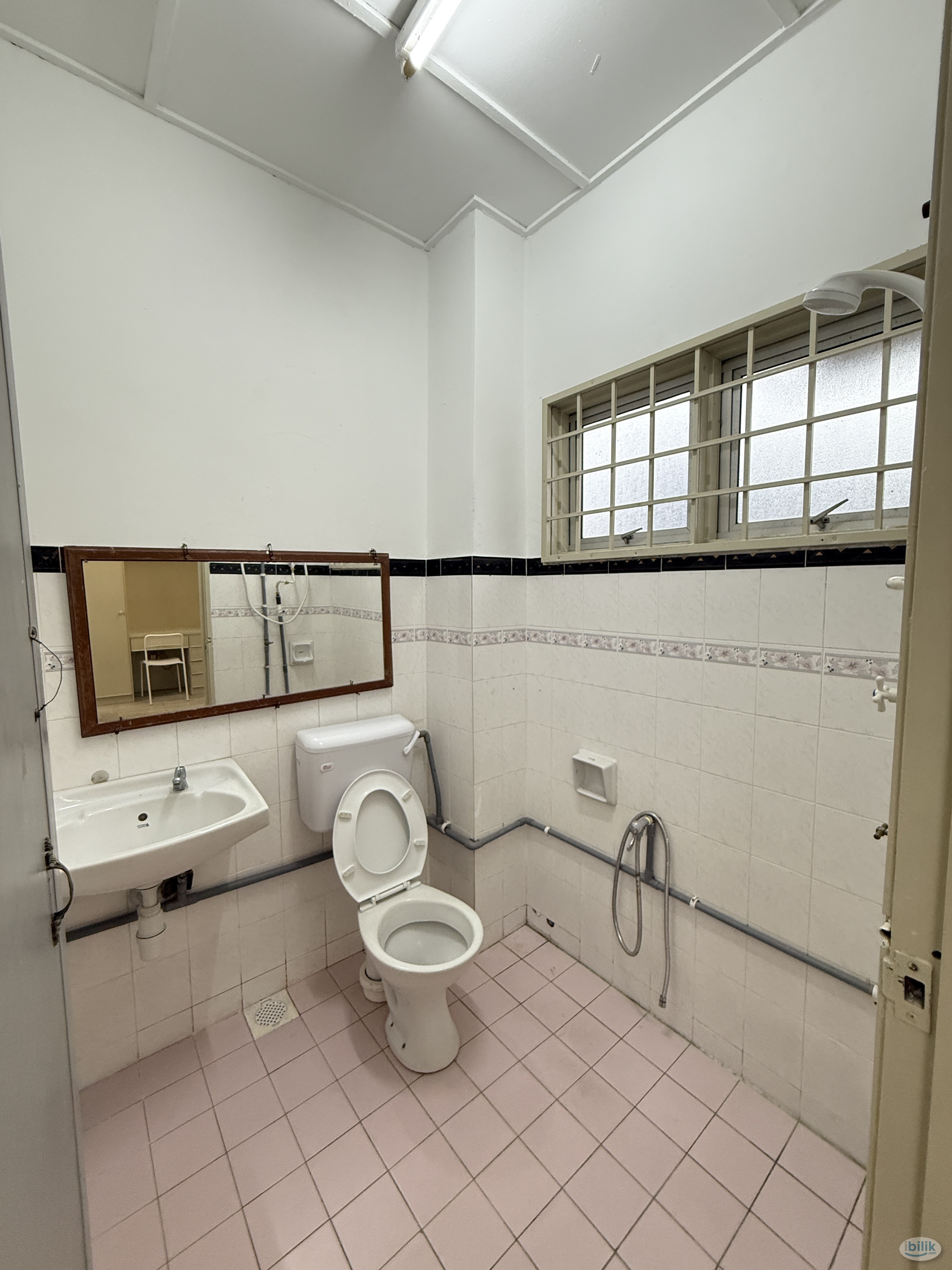 Master Room at Taman Wawasan, Pusat Bandar Puchong - Image 2
