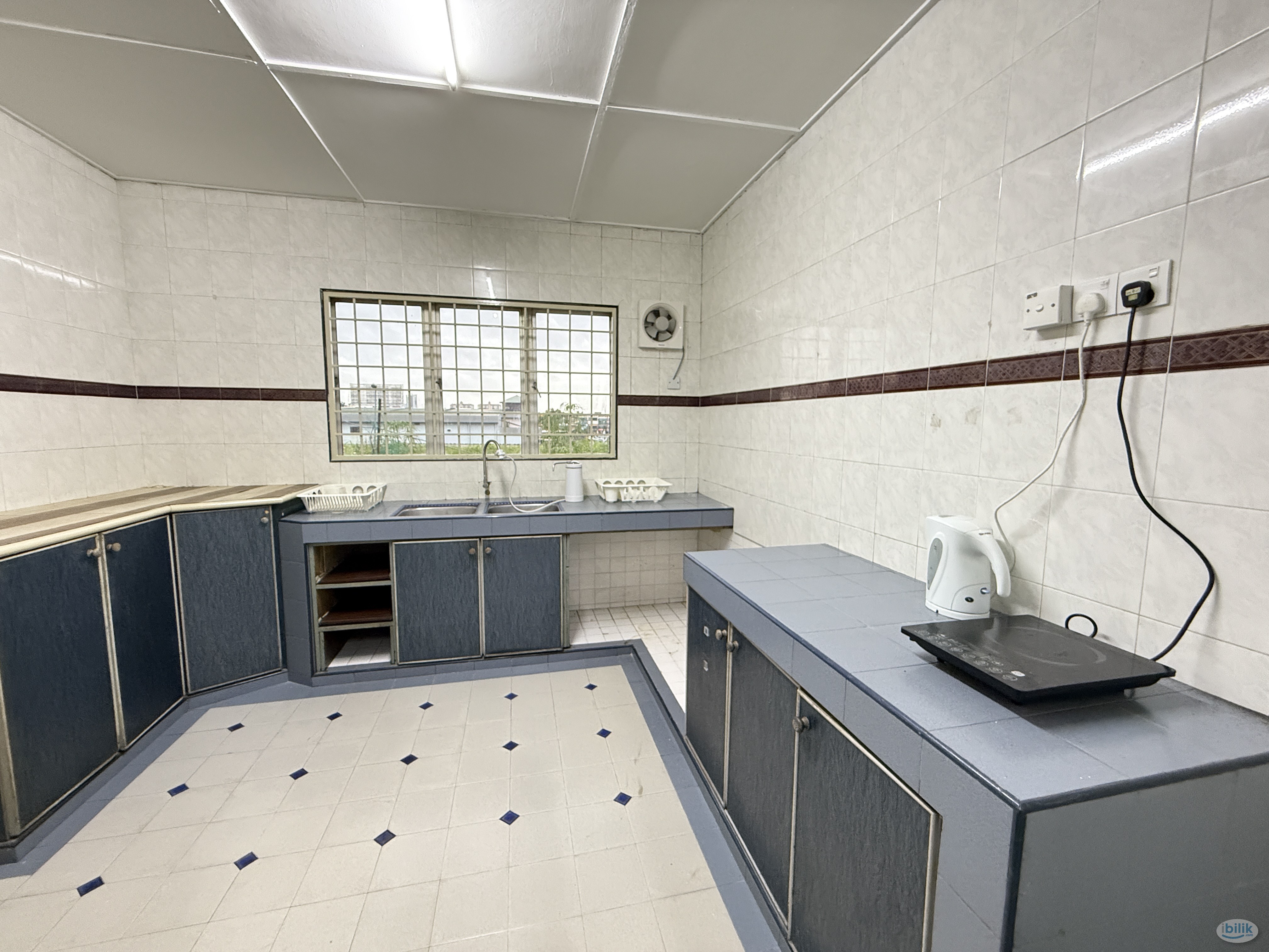 Master Room at Taman Wawasan, Pusat Bandar Puchong - Image 4