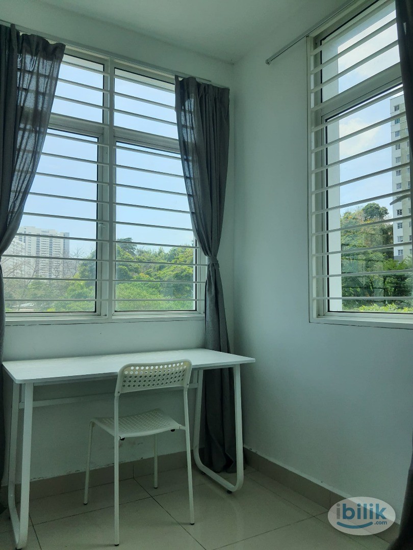 Master Room at Oasis Residences, Relau - Image 3