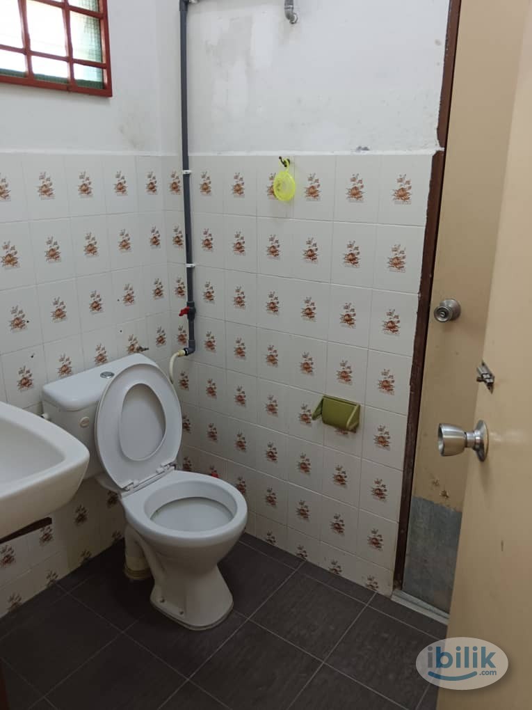 Room with shared bathroom in Tangkak Johor - Image 2