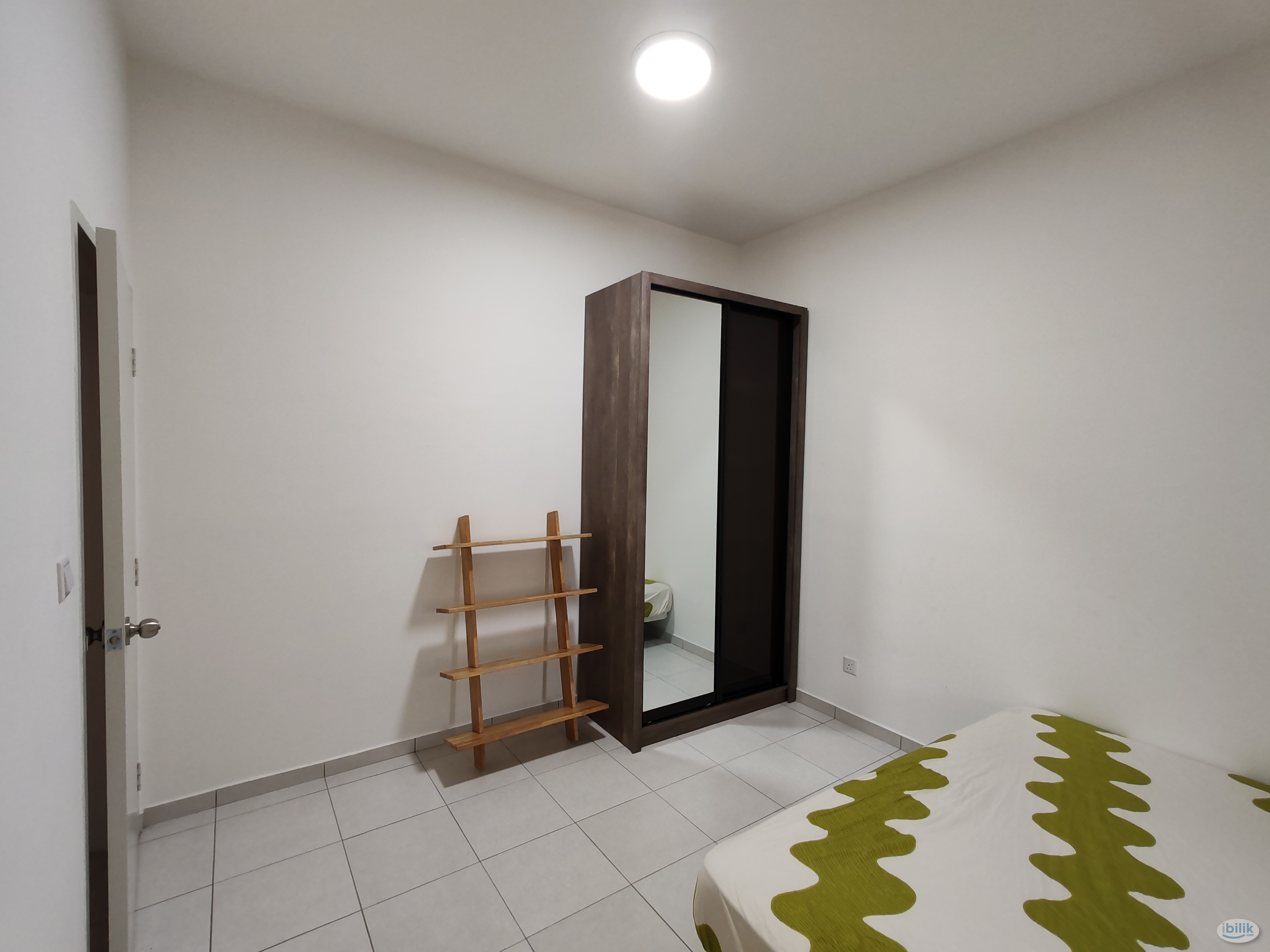 Dual-key Master Suite Room for RENT - Image 1