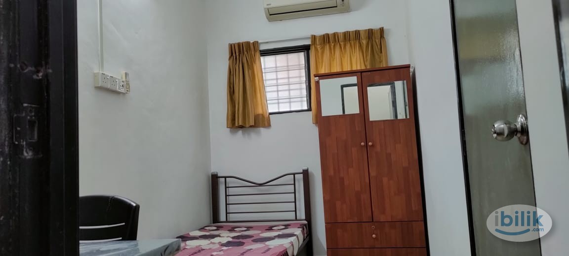 USJ2 house quiet, next to playground – own bath, furnished room posted by owner - Image 1