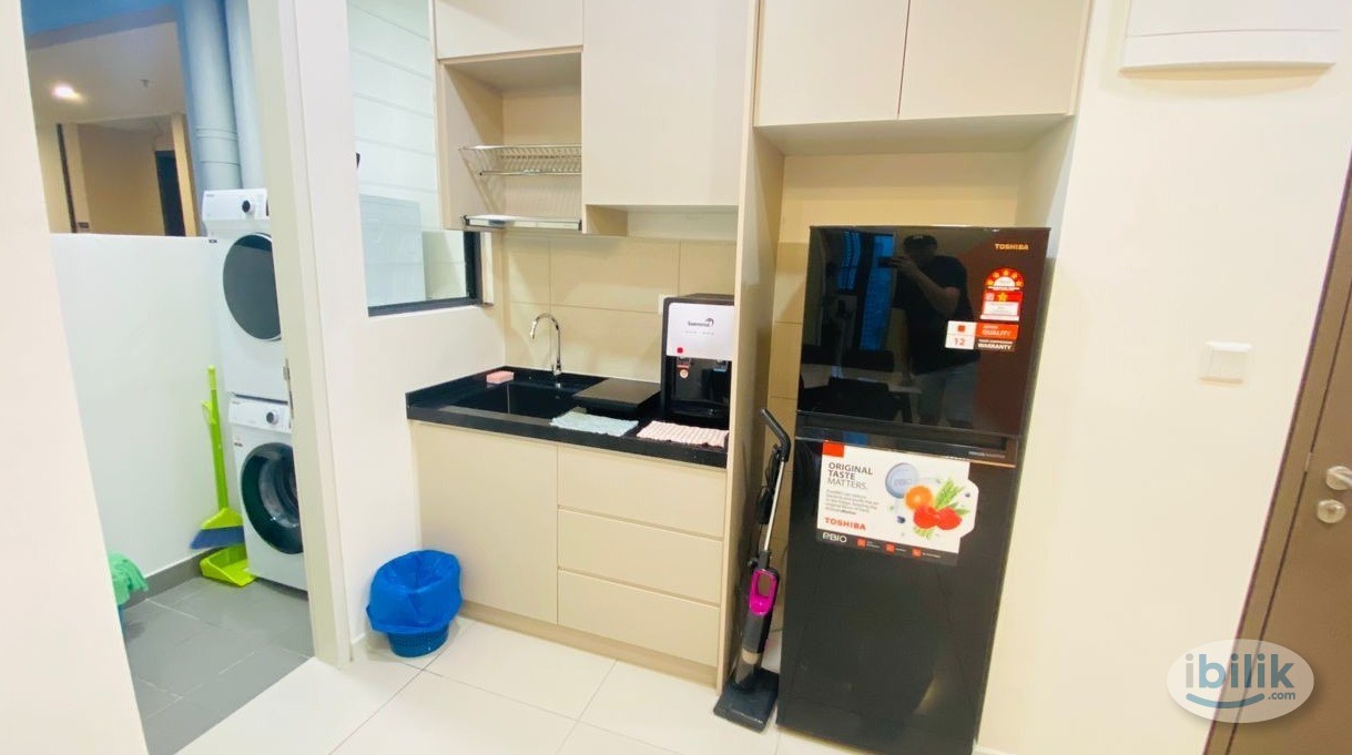 Middle Room at Sunway Avila Residences, Taman Sri Rampai - Image 3