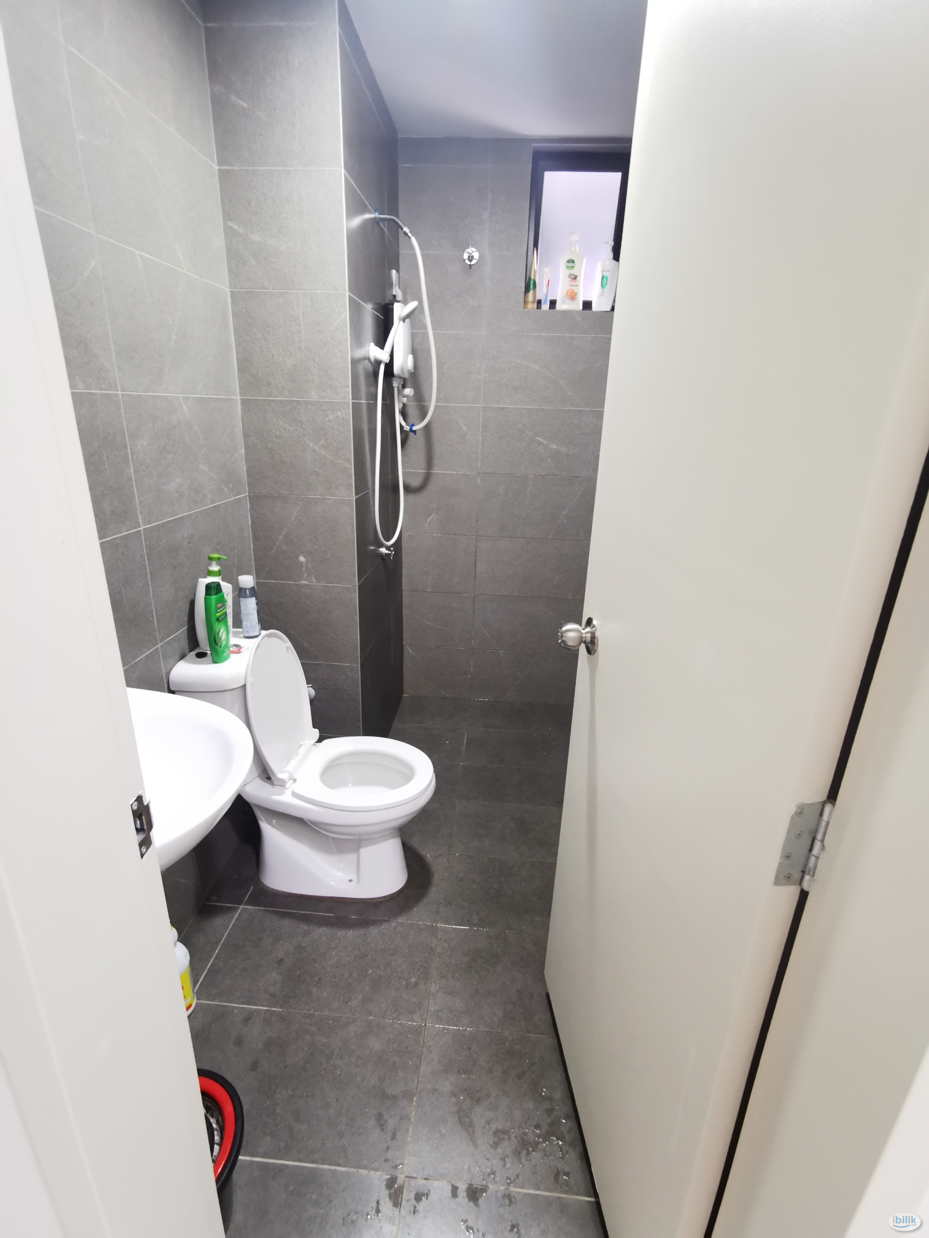 Medium Room @ MAJESTIC MAXIM [Free Wifi Utilities Cleaning] - Image 3