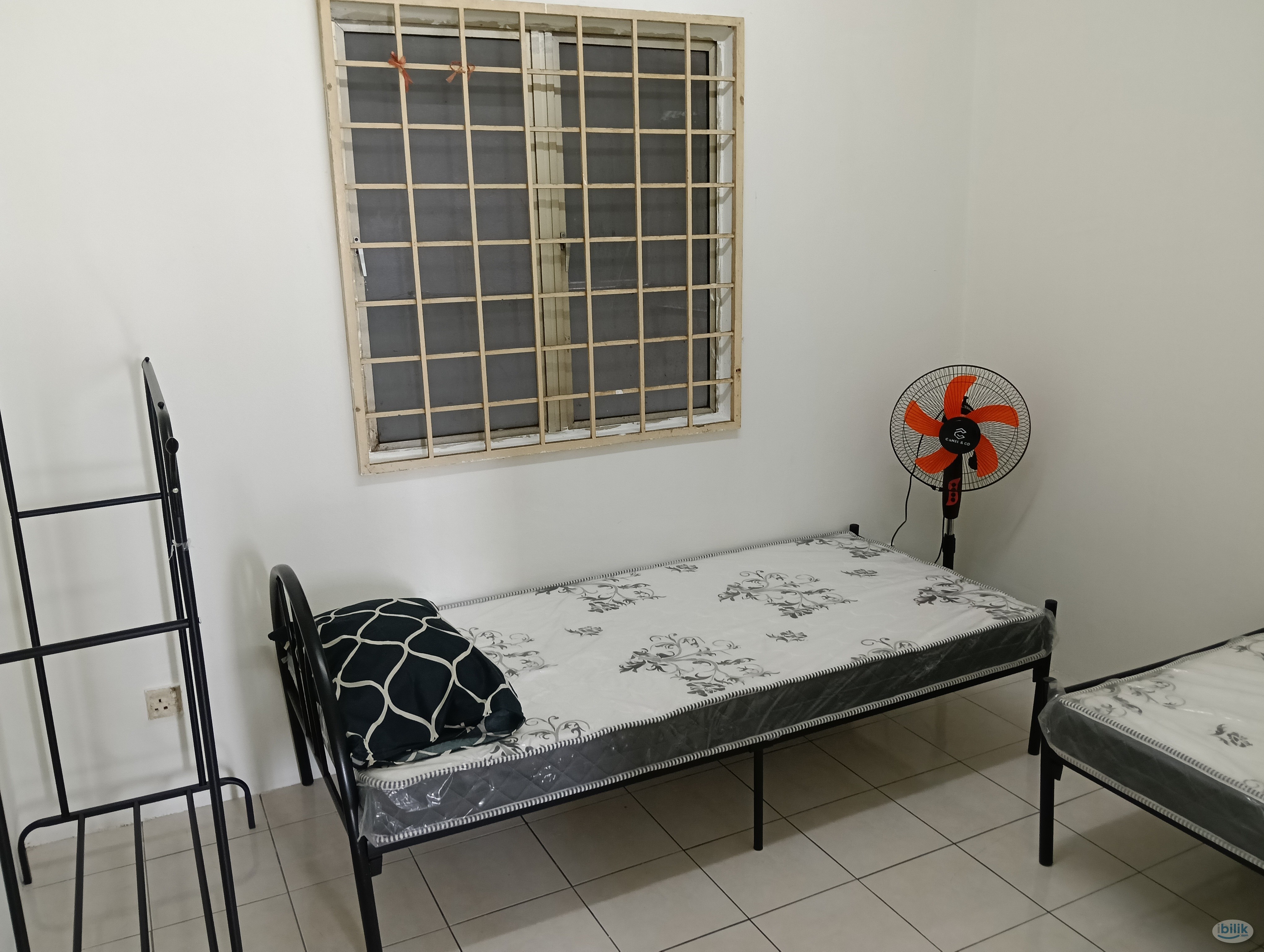 Medium,master,small room Petaling jaya - Image 1