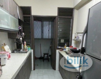 Middle room for rent - Image 2