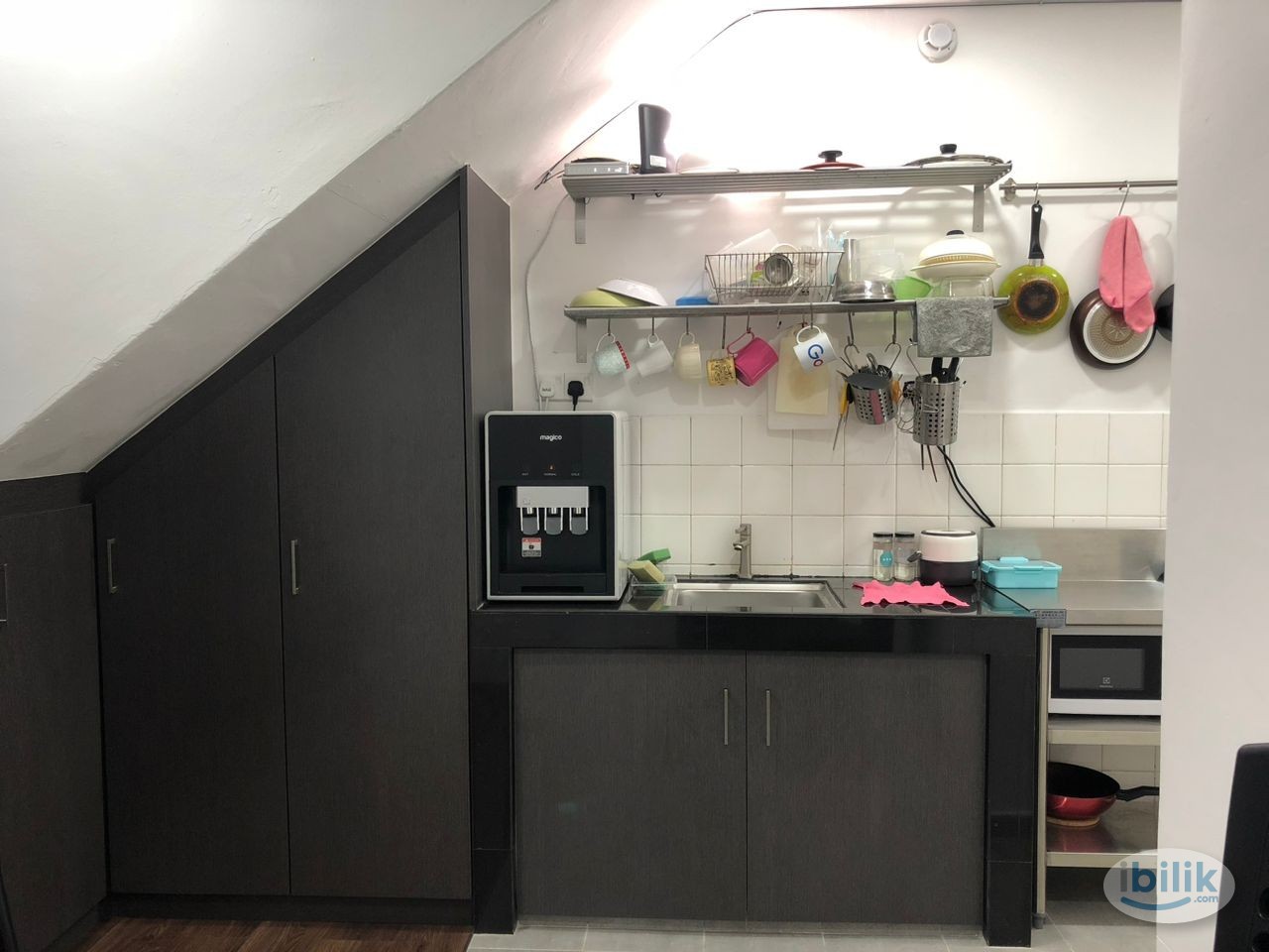 All Female Furnished Single Room at Section 17, Petaling Jaya - Image 1