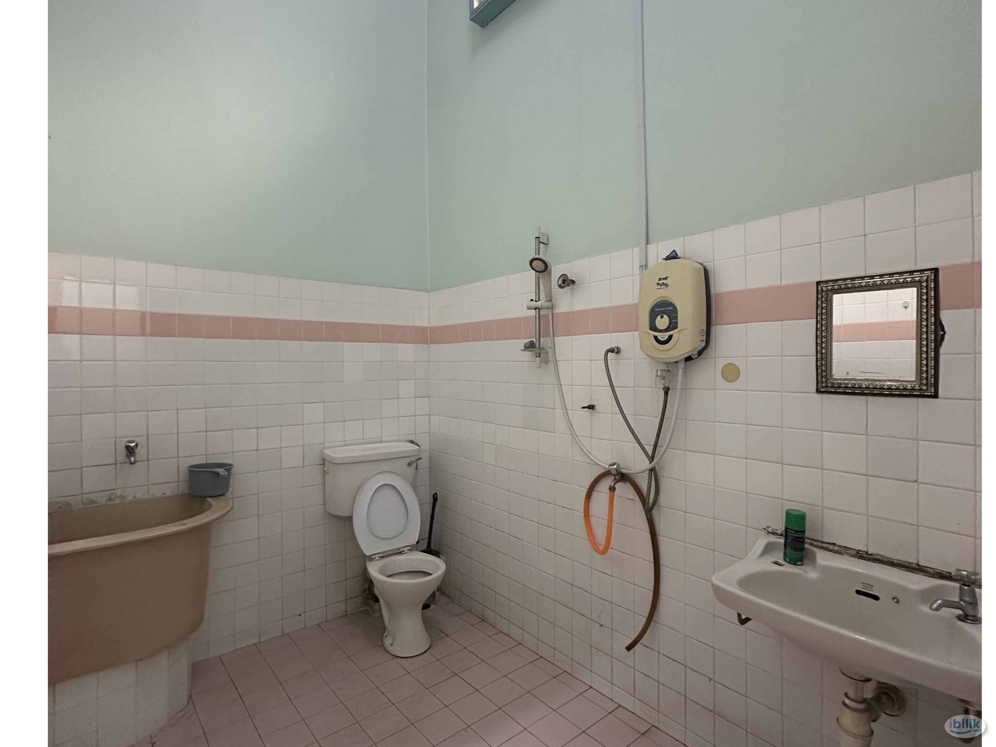 Middle Room at Sea Park, Petaling Jaya - Image 3