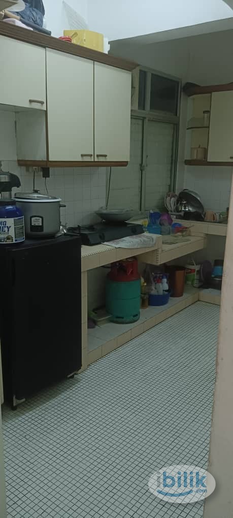 Middle Room at Kuchai Lama, Kuala Lumpur - Image 3