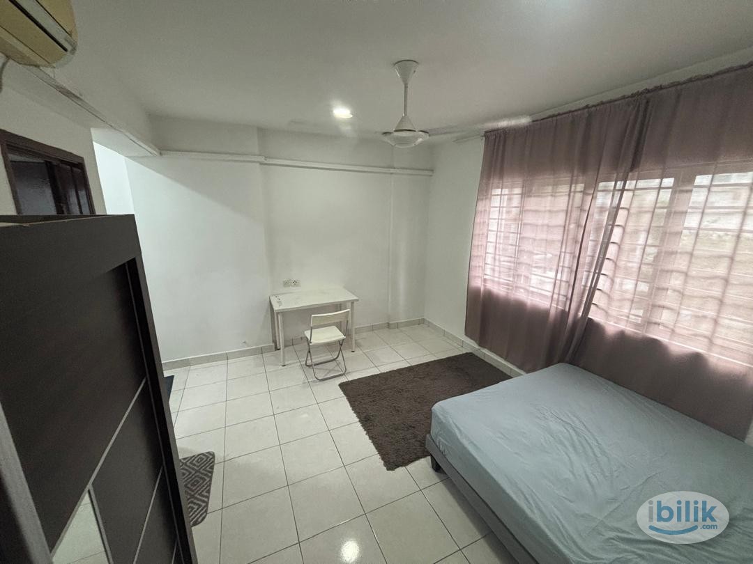 Master Room at Perdana Emerald, Damansara Perdana - Image 3