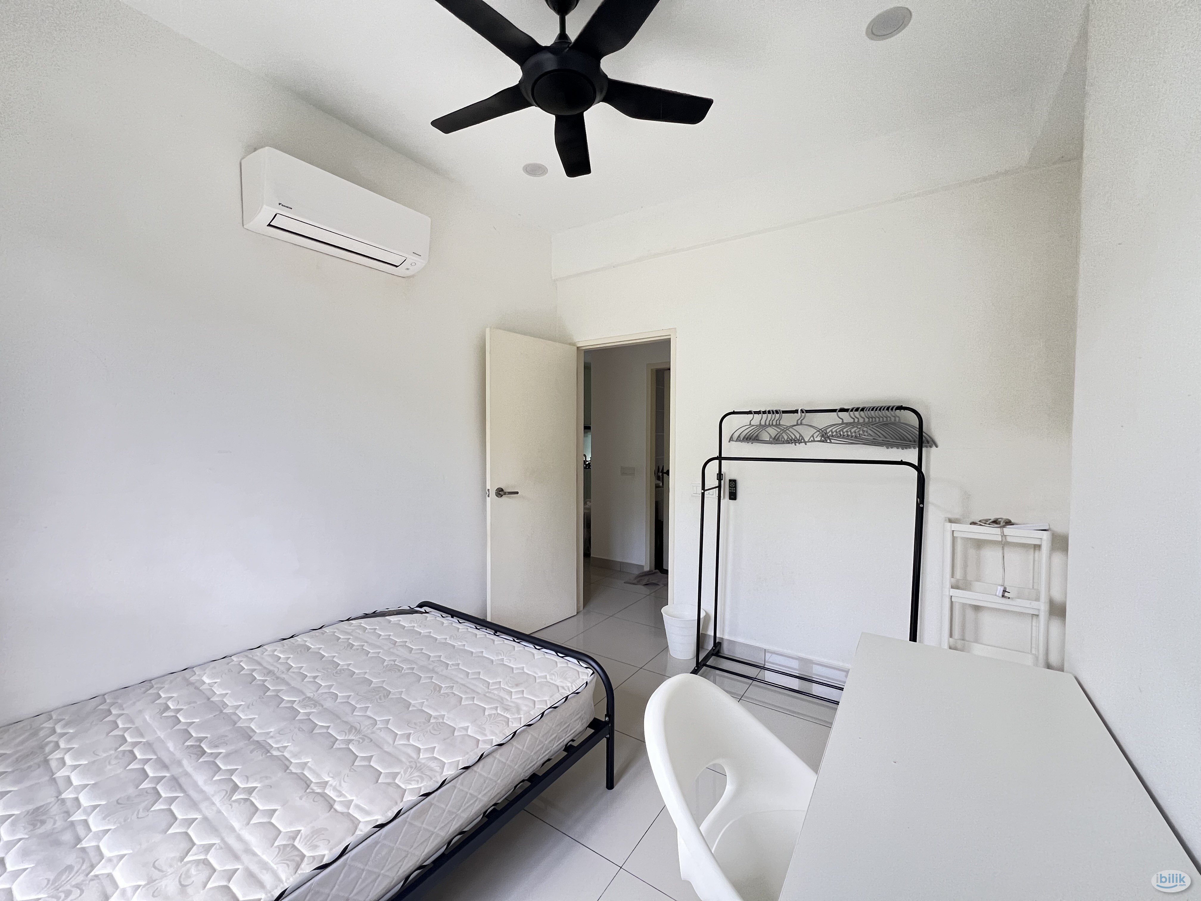 Middle Room at Setia Sky Vista, Relau - Image 2
