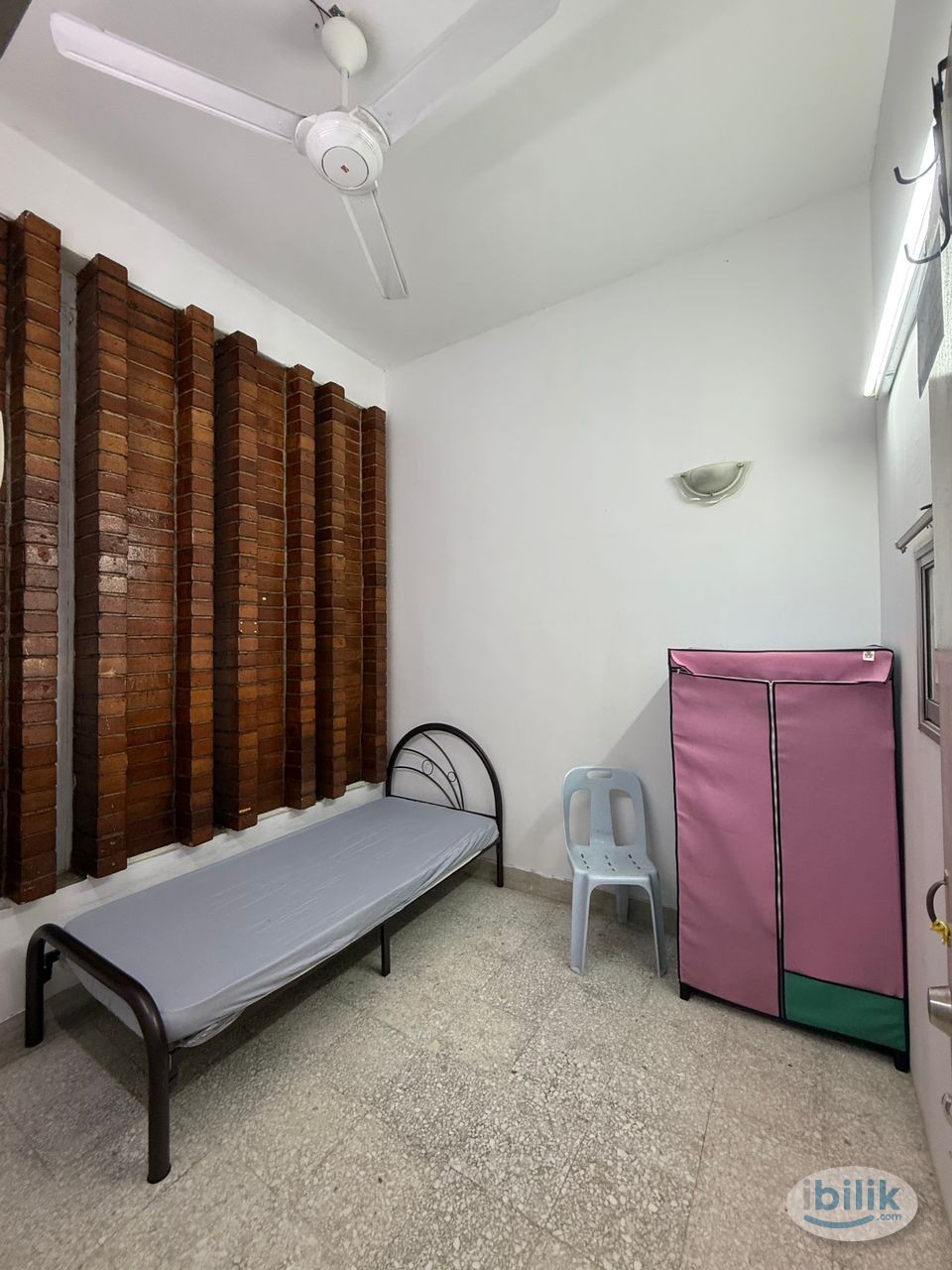 🏠 ZERO DEPOSIT Single Room @ SS2 🚆 Near LRT | 🛏️ Fully Furnished | 💸 Move In Anytime ✨ Clean, cozy & convenient 📍 Walkin - Image 1